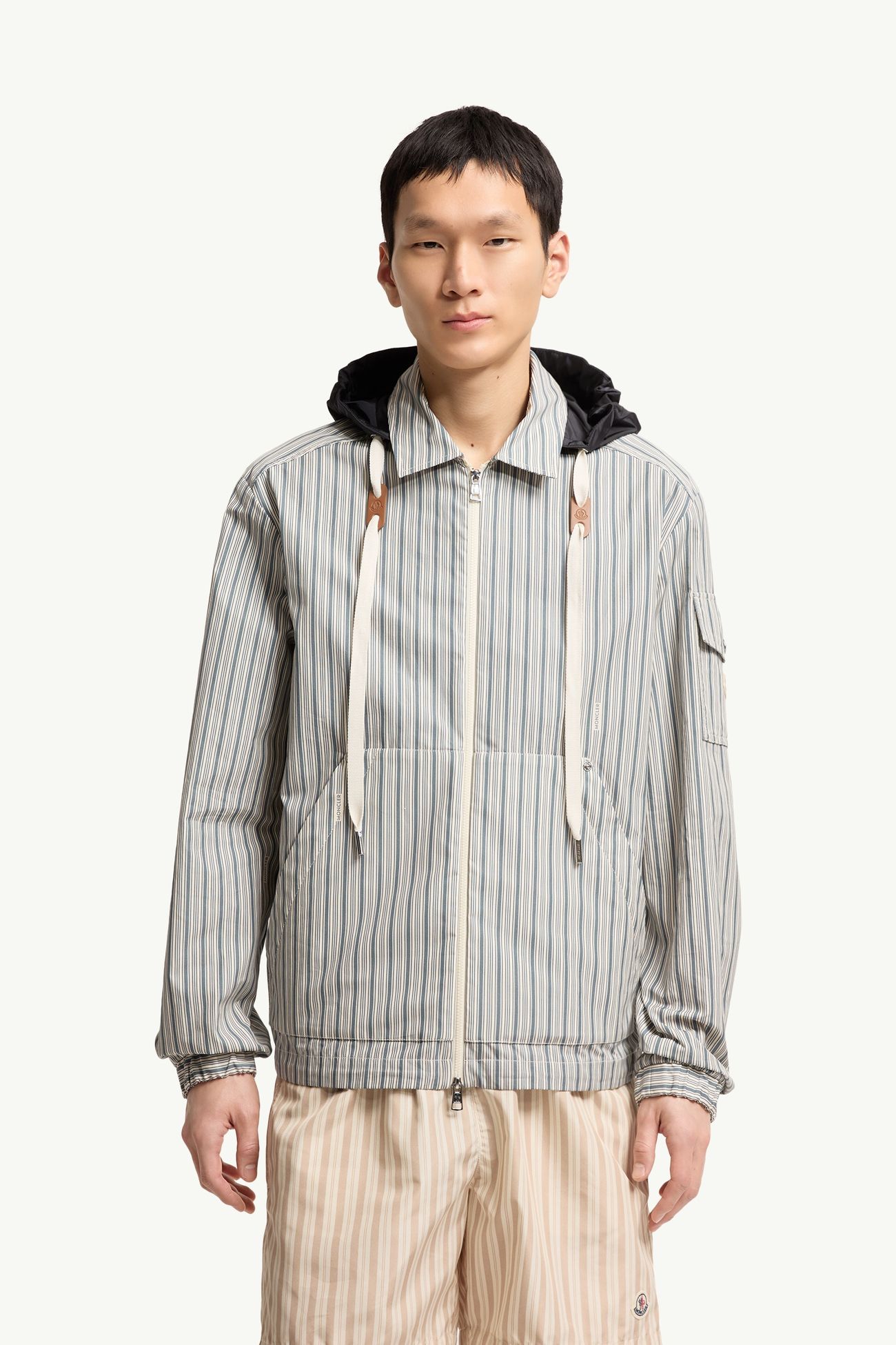 Havas ์คํธ๋ผ์ดํ ํฌํ๋ฆฐ ์
์ธ ์ฌํท ๋จ์ฑ ํ์ดํธ & ๋ธ๋ฃจ Moncler 3